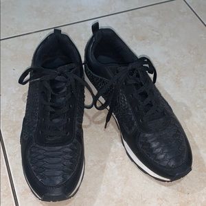BLACK ZARA SNEAKERS
